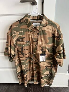 NWT Poncho "The Cordoba" Performance Shirt in Woodland Camo